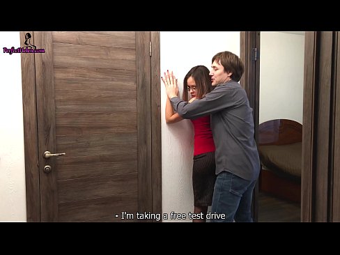 ❤️ Mai Sexy Realtor Da Hankali Ya Jefa Farjin Nata Da Fucks Yayin Siyar da Gidanta - Krempai Batsa mai kyau a%ha.28films.ru ️❤